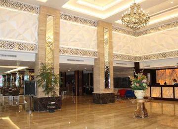 Plaza Inn Kendari Buitenkant foto